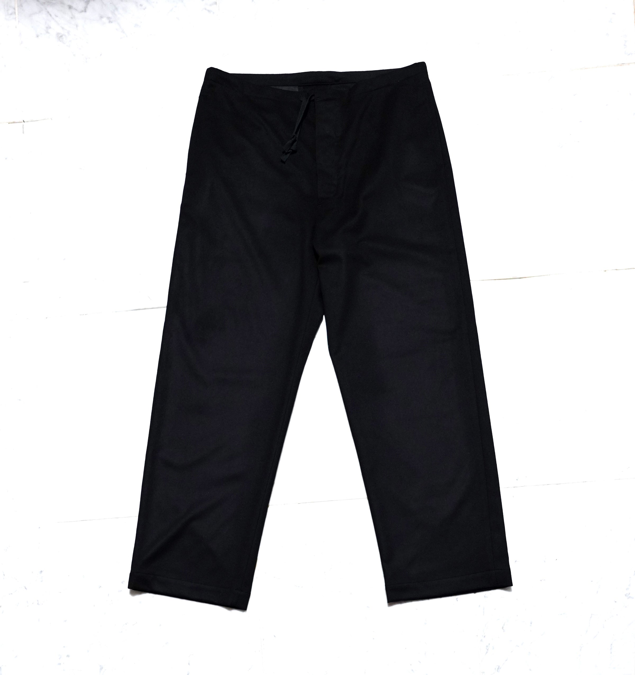 Alluka black cashmere flannel by Algernon | SHINYA Alluka black cashmere flannel by Algernon | SHINYA