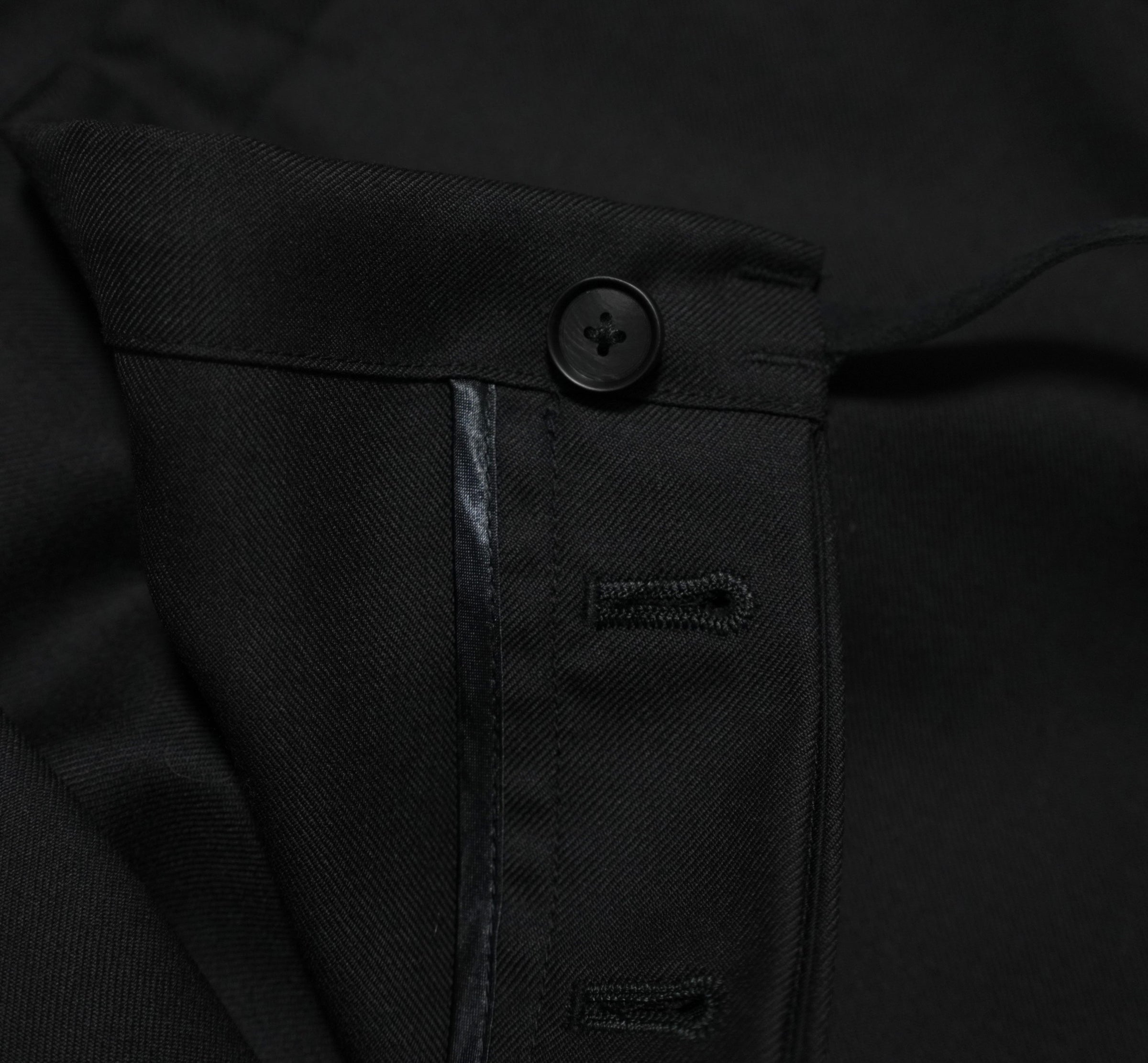 Augus black cyflues wool serge by Algernon | SHINYA