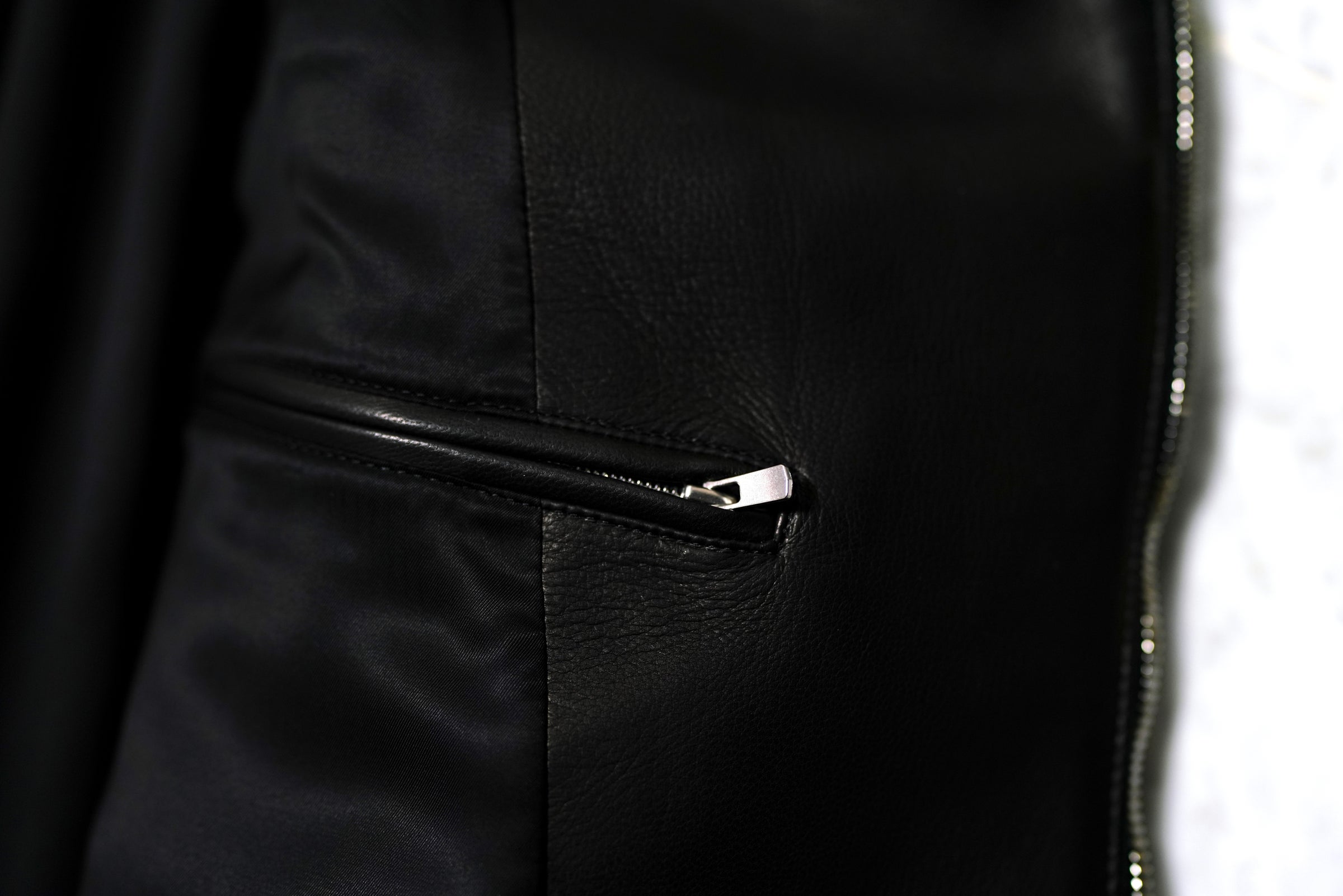 Nielsen black felm sheep leather | SHINYA