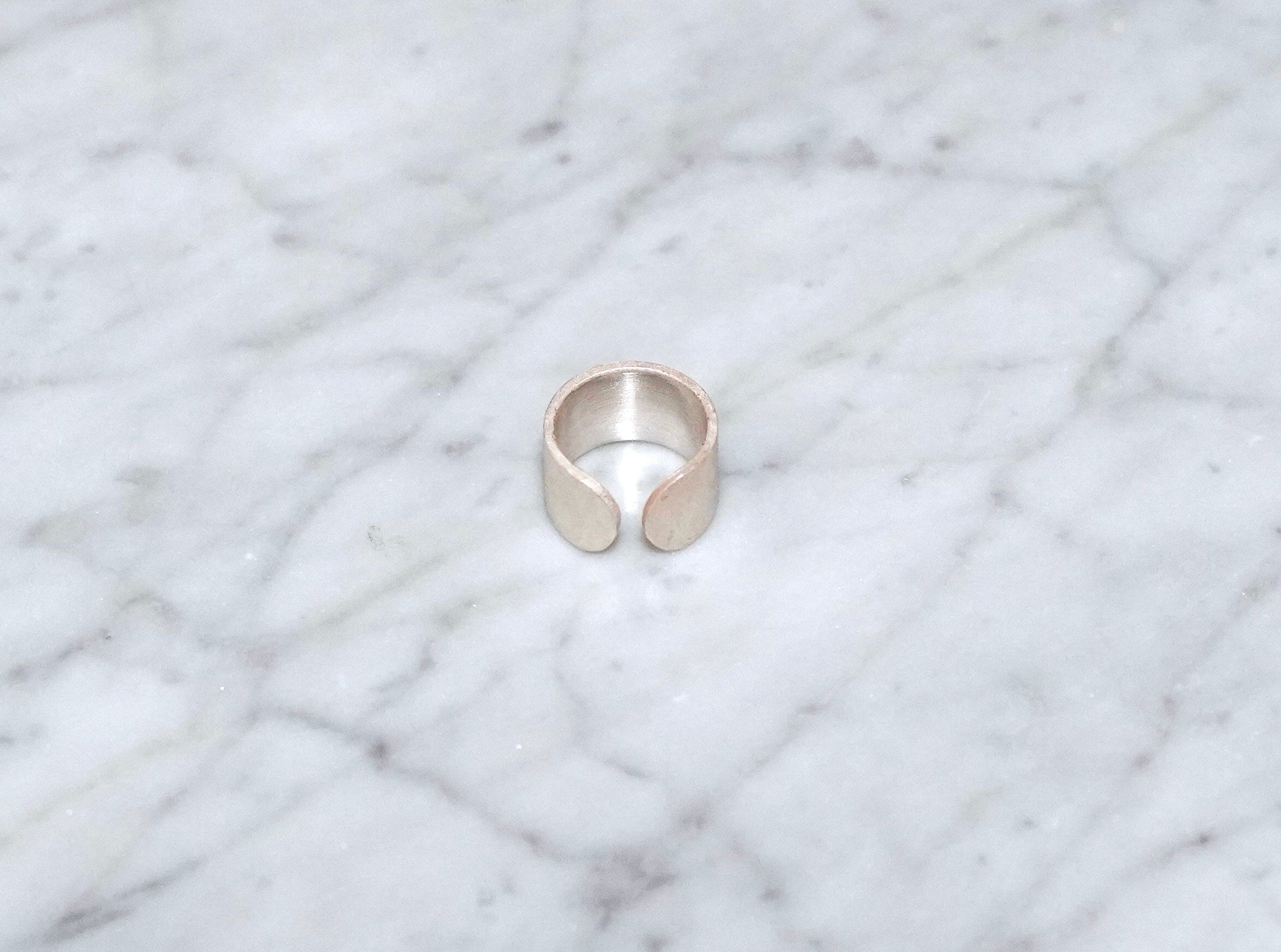 入荷now 買えない The SHINYA | silver britannia white ring アクセサリー