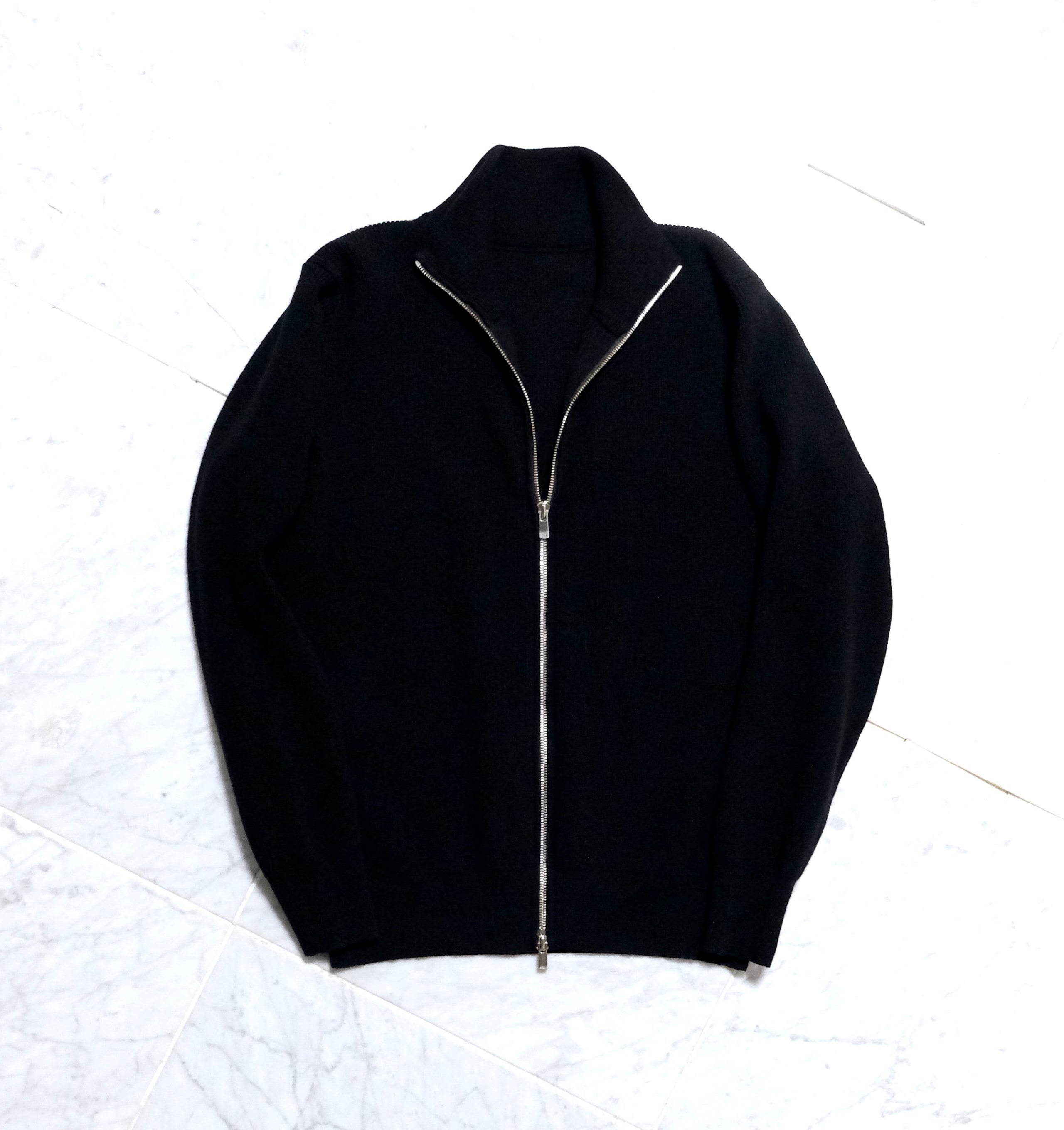 Raquel black apicem wool | SHINYA